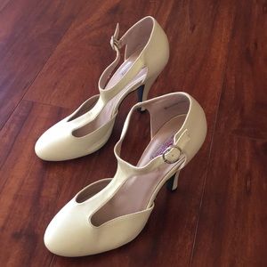 Dolce by Mojo Moxy pumps